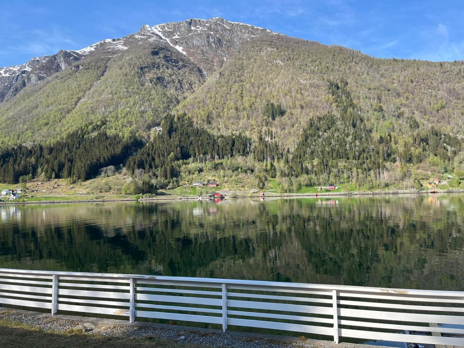 Der Fjordtraum In Balestrand Direkt Am Wasser Villa Exterior foto